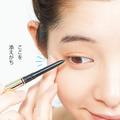 下まぶたにアイラインをうまく引く方法を人気H＆Mがレクチャー｜おすすめアイテムも |