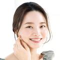 すっきり大人っぽ顔に変身！ 甘眉×辛めアイラインで優しげな目元になれる♪ |