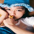 ラメはランダム置きで抜け感を演出！存在感放つ「大粒グリッター」メイク術 - ビューティ