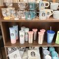 衝動買いして正解だった…！スタバの「新作マグカップ」夏っぽデザインが可愛すぎる♡