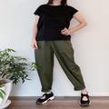 手抜きに見えるから絶対やめて！定番「無地Tシャツ」のやりがちNG＆大人可愛いOKコーデ -