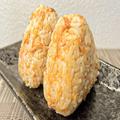 鮭おにぎりを作るとき… ある調味料を“ちょい足し”するだけで反則級のウマさに - ビュー