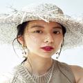 上白石萌歌さんが大胆イメチェン！8月号で “太陽光盛れ”夏メイクでドラマティックな６