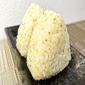 これは絶対に試したい… ひと工夫で激ウマになる「おにぎりの食べ方」5選 - ビューティーガ