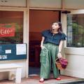 【今日のコーデ】フリルブラウスとカーゴパンツ。甘さと辛さちょうど半々のミックス感が