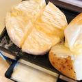 スタバを超えにきてるな…！セブンの「チーズたっぷりサンド」とろ〜り食感が幸せすぎる