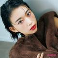 森川 葵さんの秋色メイクプラン。大胆なヴァーミリオンリップが今季の注目！ | ビューティ