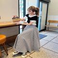 この夏は［スカート×スニーカー］で間違いなし。大人の正解コーデ5選 -