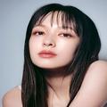 大人も楽しめる♪ 目元をワイドに盛ってY2K的ギャル風メイクにトライ｜人気H&M岡田知子さん