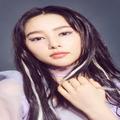白の囲みアイラインがポイント！ 桜井日奈子さんが『Rain On Me』のアリアナ・グランデになり