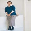 【今日のコーデ】チェック柄ナロースカートに深みのあるブルーニットで旬度満点の先輩コ