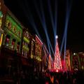 【USJ】クリスマスはギネス記録保持の「光のツリー」復活！ 限定メニュー＆グッズにわくわ
