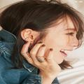 『シャネル』の「ココ クラッシュ」に夢中！ リング、イヤカフは重ねるほどに楽しい | ファ