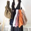 【ダイソー】人気のエコファーバッグが在庫切れ秒読み！？330円とは驚き… - ビューティー