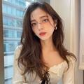 ゆるウェーブなロングヘアでK-POPスターのようなオーラを【おすすめ韓国風ヘア】 | ビューテ