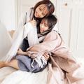 【乃木坂46】佐藤楓&与田祐希が実践！ おしゃれ上級者見えするマフラーの巻き方 | ファッシ