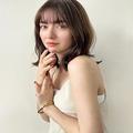 前髪ありでも大人っぽい！ 暗髪で魅せる大人の愛されミディアムヘア♡ | ビューティーガー