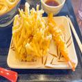 「丸亀製麺の青い制服が作るかき揚げはうまい」噂を検証 お店で見た光景に驚き… - ビュー