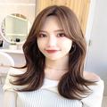 髪質や顔型を選ばない万能ミディアムで華やかに【おすすめ韓国ヘア】 | ビューティ（コス