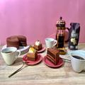 【スタバ 新作レポ】バレンタイン限定！ 濃厚チョコレートケーキを食べ比べ | グルメ | MO