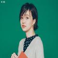 【今日のコーデ】深Vネックニットの顔映えアレンジが楽しい♪ドット柄ブラウスやピアスで