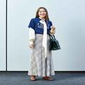 【バッグの中身が知りたい！】すっきりまとめられた持ち物はウェルネス意識高め - ビュー