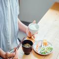 夫と義母の“Wモラハラ”。料理を捨てられ「いるだけムダ」と暴言も…妻は復讐を企てた