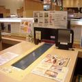 スシローも対応に追われる、回転寿司店での「迷惑行為」…その背景と回転寿司業界の今後