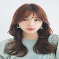 【春のヘアスタイル】たまご型顔におすすめ！ 表情が華やぐ王道のくびれロング | ビューテ