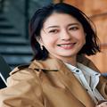 大人こそ選びたいディオールのリップ マキシマイザー。まろやかブラウンなら知的おしゃれ
