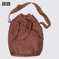 【Uniqlo U】発売早々に話題！オシャレさんも愛用中「バケットバッグ」知ってる？ - ビューテ
