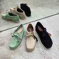 これは買う以外ない！オシャレさんも“ガチ愛用中”Clarks（クラークス）の「人気ワラビー