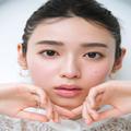 プチプラ透明グロスを使いこなしてあざとく盛ろう！ ポイントは上唇の山に入れるハイライ