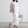 2023春「白パンツ」がパーフェクトに可愛い！おしゃれさんの正解パンツコーデ5style - ビュー