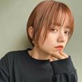 オレンジブラウンでツヤ感UP！骨格をカバーするキュートな丸みショート｜最旬ヘアカタログ