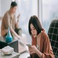 場がシラケるの自分のせい⁉ 空気が読めない人の特徴5つ - ビューティーガール